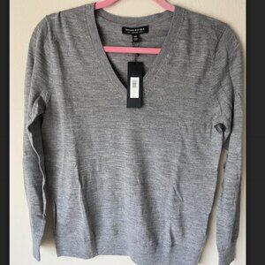 Banana Republic brand new gray 100% merino wool sweater